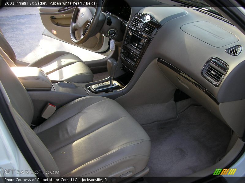 Aspen White Pearl / Beige 2001 Infiniti I 30 Sedan