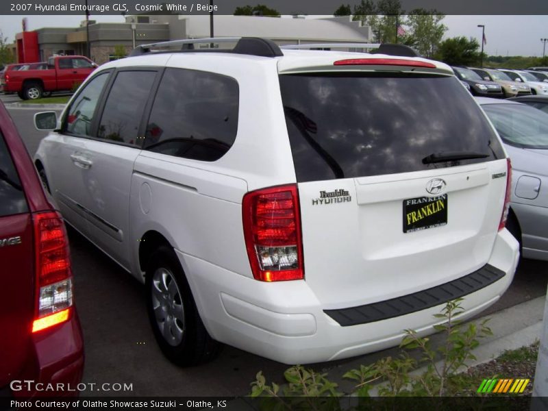 Cosmic White / Beige 2007 Hyundai Entourage GLS