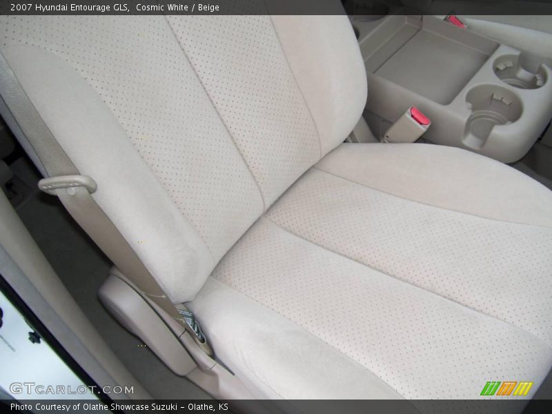 Cosmic White / Beige 2007 Hyundai Entourage GLS