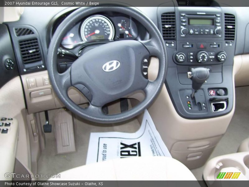 Cosmic White / Beige 2007 Hyundai Entourage GLS