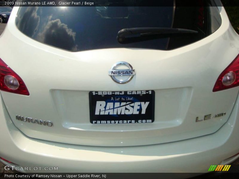 Glacier Pearl / Beige 2009 Nissan Murano LE AWD