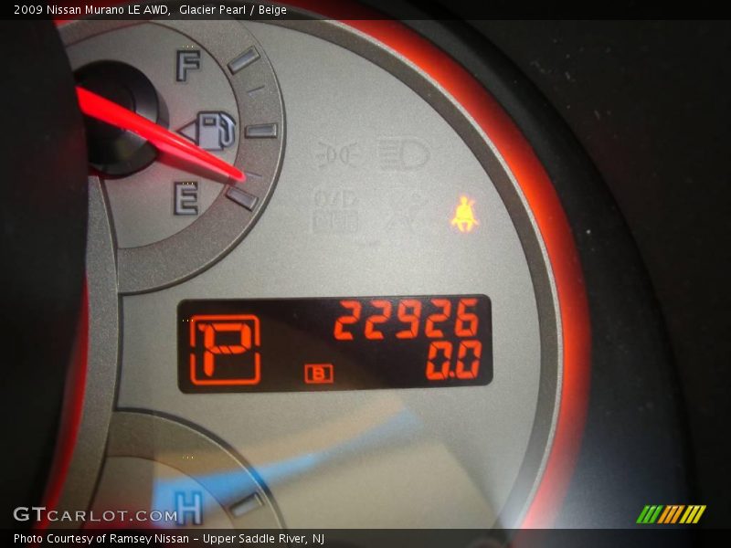 Glacier Pearl / Beige 2009 Nissan Murano LE AWD