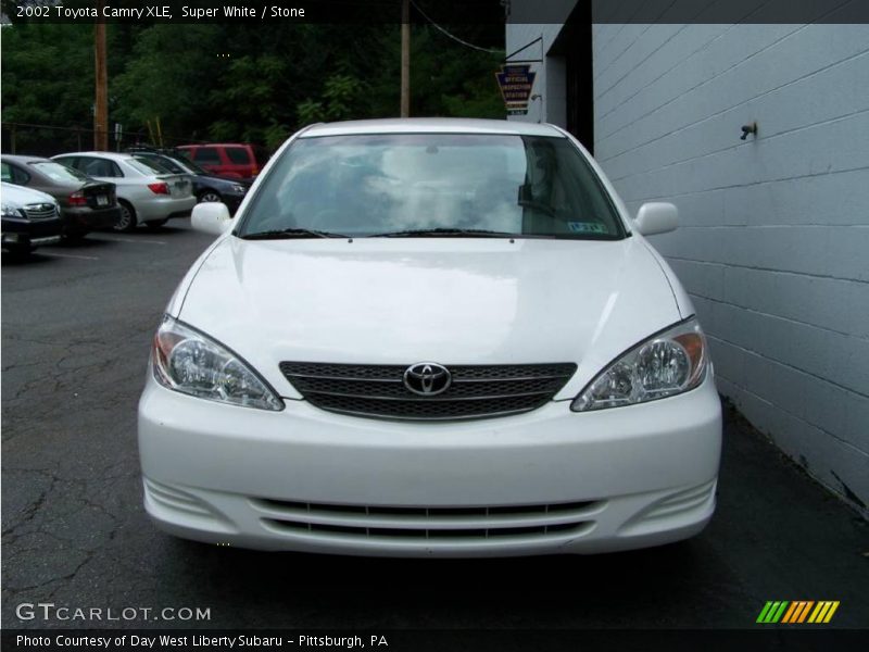 Super White / Stone 2002 Toyota Camry XLE