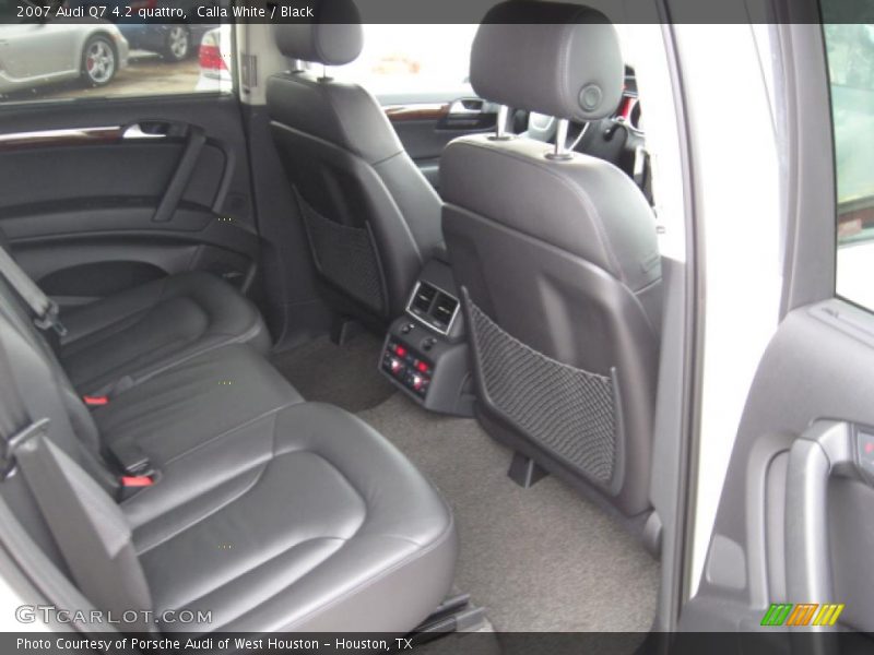 Calla White / Black 2007 Audi Q7 4.2 quattro