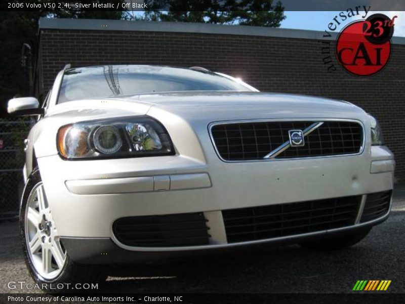 Silver Metallic / Off Black 2006 Volvo V50 2.4i