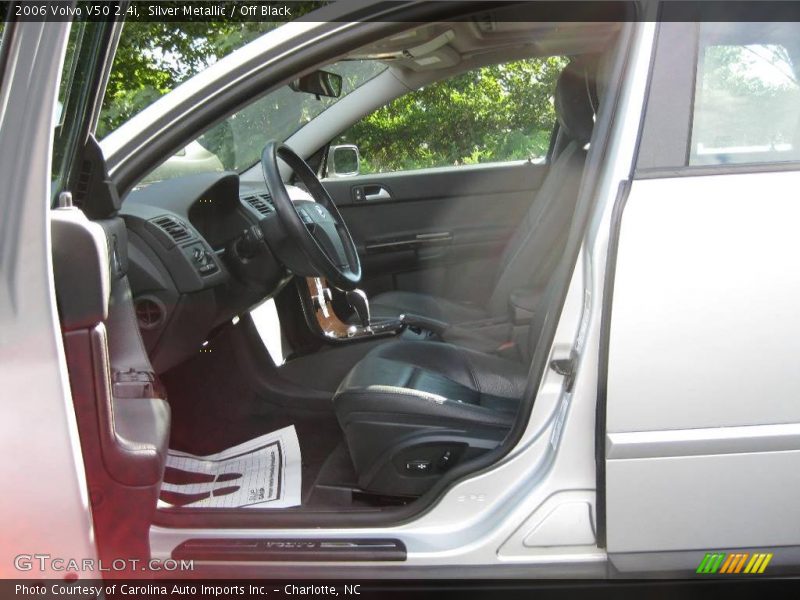 Silver Metallic / Off Black 2006 Volvo V50 2.4i