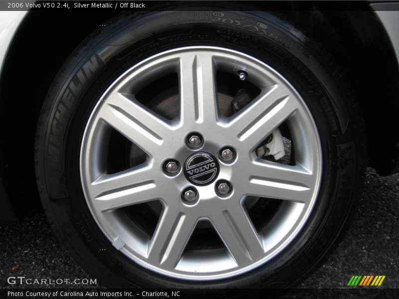 Silver Metallic / Off Black 2006 Volvo V50 2.4i