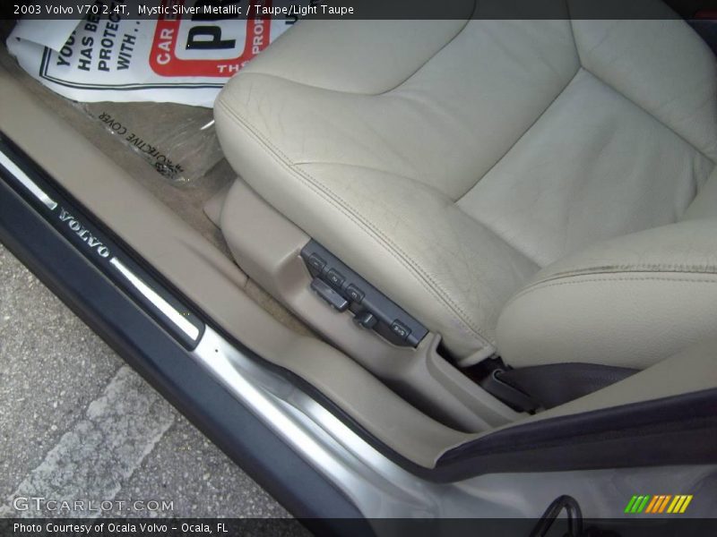 Mystic Silver Metallic / Taupe/Light Taupe 2003 Volvo V70 2.4T
