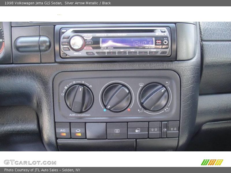 Silver Arrow Metallic / Black 1998 Volkswagen Jetta GLS Sedan