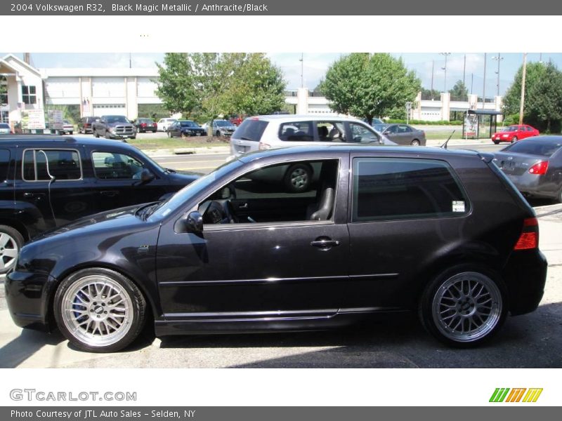 Black Magic Metallic / Anthracite/Black 2004 Volkswagen R32