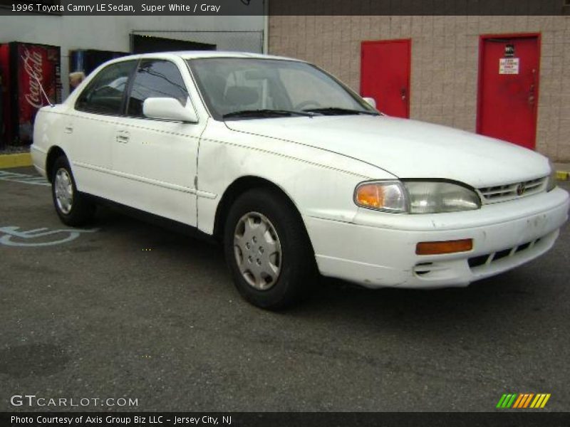 Super White / Gray 1996 Toyota Camry LE Sedan
