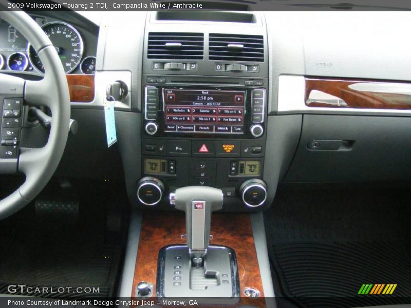 Campanella White / Anthracite 2009 Volkswagen Touareg 2 TDI