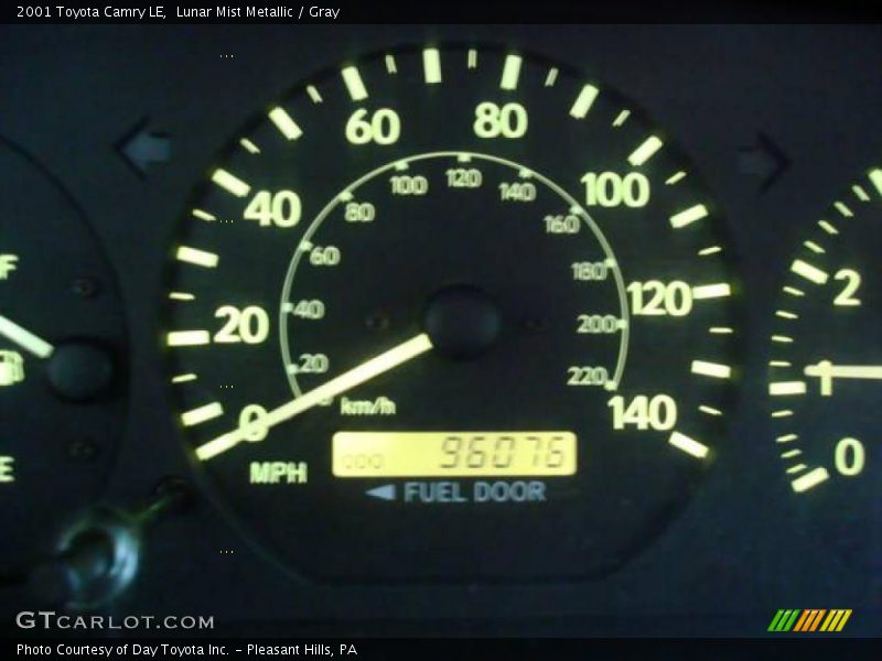 Lunar Mist Metallic / Gray 2001 Toyota Camry LE