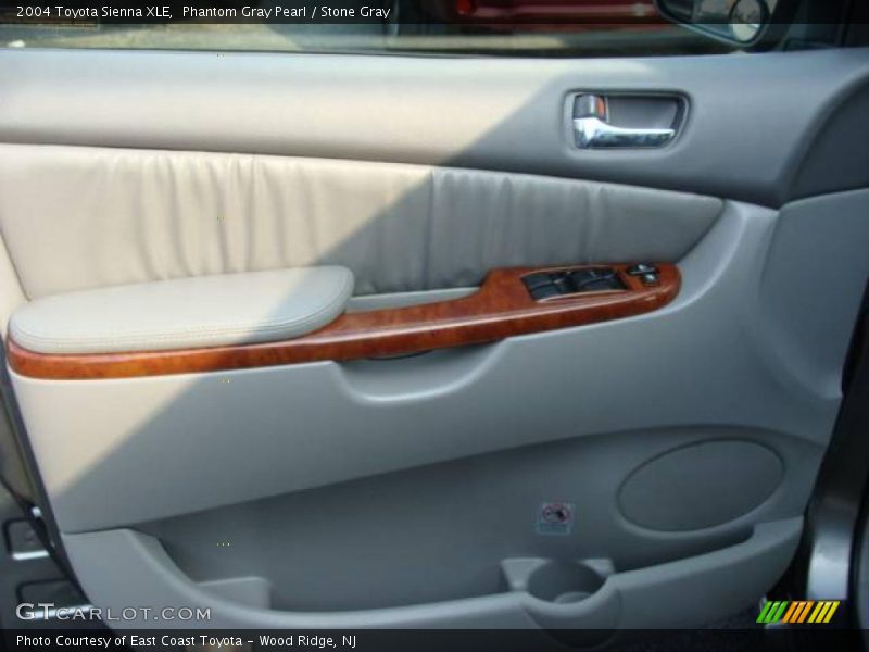 Phantom Gray Pearl / Stone Gray 2004 Toyota Sienna XLE