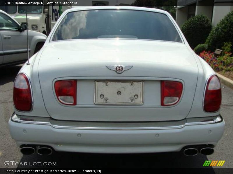 Arctica / Magnolia 2006 Bentley Arnage R