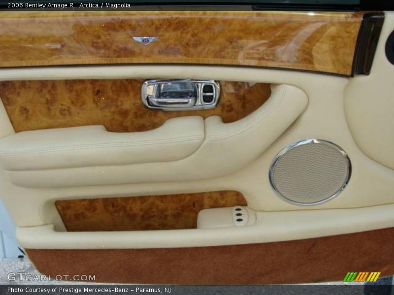 Arctica / Magnolia 2006 Bentley Arnage R