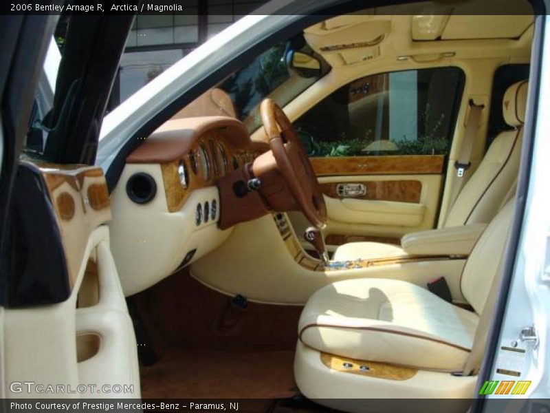Arctica / Magnolia 2006 Bentley Arnage R