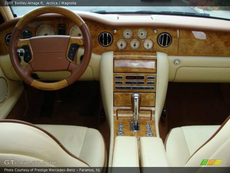 Arctica / Magnolia 2006 Bentley Arnage R
