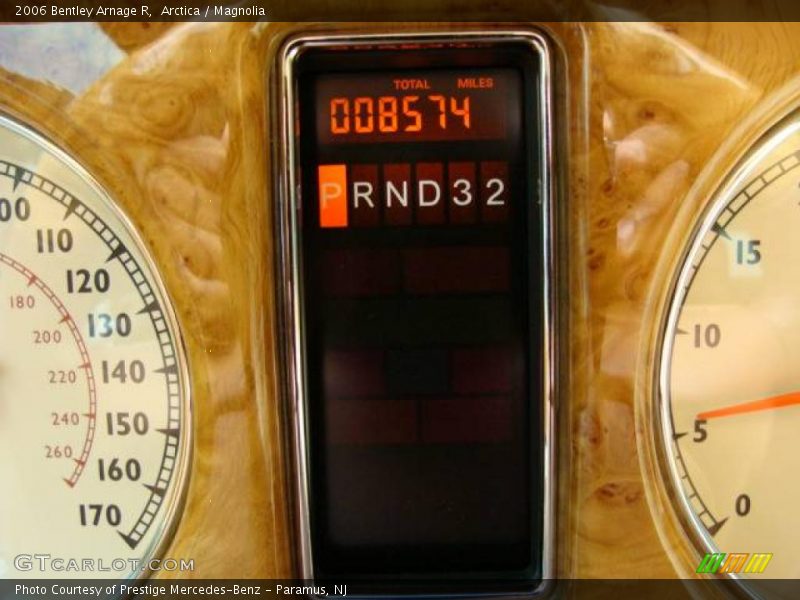 Arctica / Magnolia 2006 Bentley Arnage R