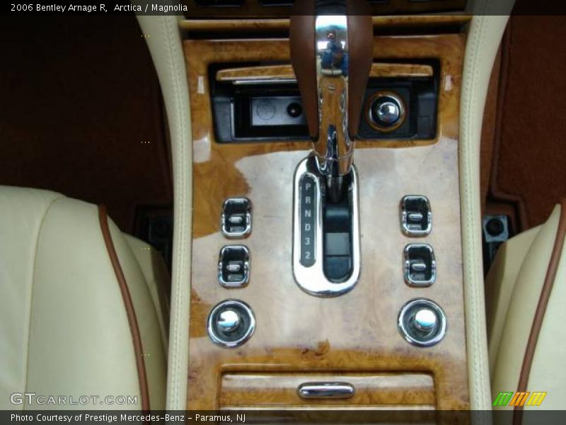 Arctica / Magnolia 2006 Bentley Arnage R
