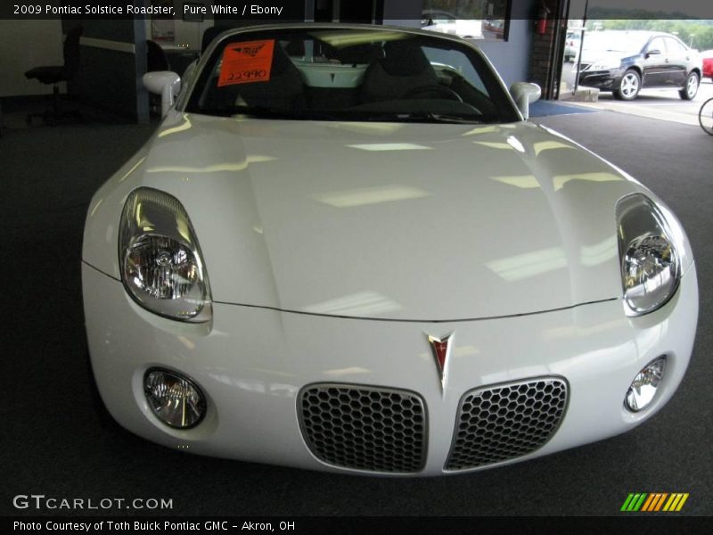 Pure White / Ebony 2009 Pontiac Solstice Roadster