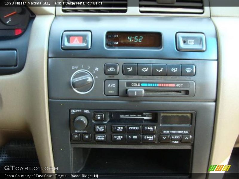 Pebble Beige Metallic / Beige 1998 Nissan Maxima GLE