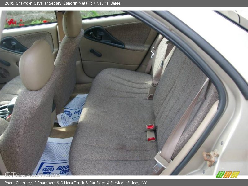 Sandrift Metallic / Neutral Beige 2005 Chevrolet Cavalier Sedan