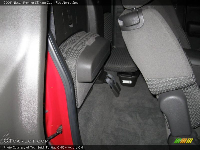 Red Alert / Steel 2006 Nissan Frontier SE King Cab