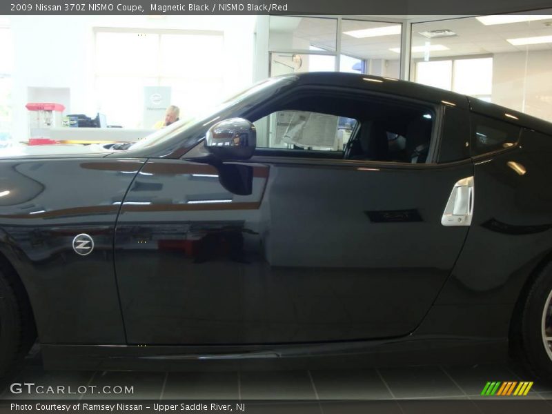 Magnetic Black / NISMO Black/Red 2009 Nissan 370Z NISMO Coupe