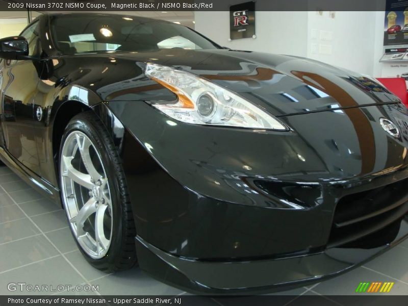 Magnetic Black / NISMO Black/Red 2009 Nissan 370Z NISMO Coupe