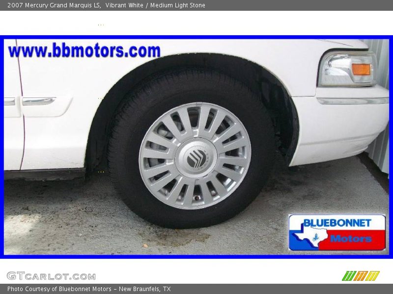 Vibrant White / Medium Light Stone 2007 Mercury Grand Marquis LS