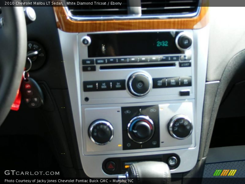 White Diamond Tricoat / Ebony 2010 Chevrolet Malibu LT Sedan