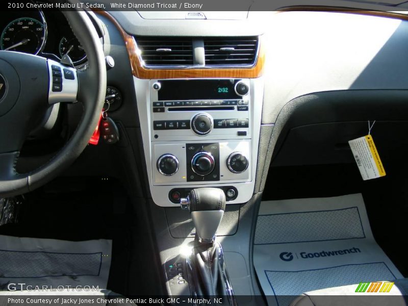 White Diamond Tricoat / Ebony 2010 Chevrolet Malibu LT Sedan