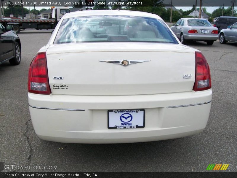 Cool Vanilla / Dark Slate Gray/Light Graystone 2005 Chrysler 300 Limited AWD