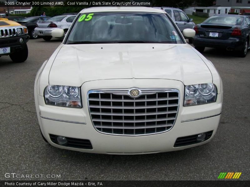 Cool Vanilla / Dark Slate Gray/Light Graystone 2005 Chrysler 300 Limited AWD