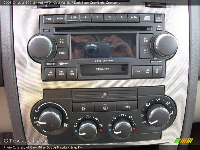 Cool Vanilla / Dark Slate Gray/Light Graystone 2005 Chrysler 300 Limited AWD