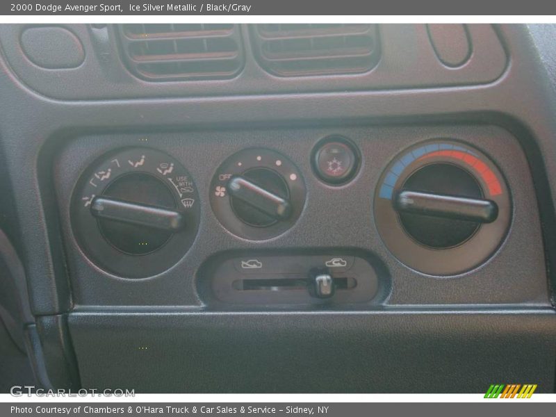 Ice Silver Metallic / Black/Gray 2000 Dodge Avenger Sport