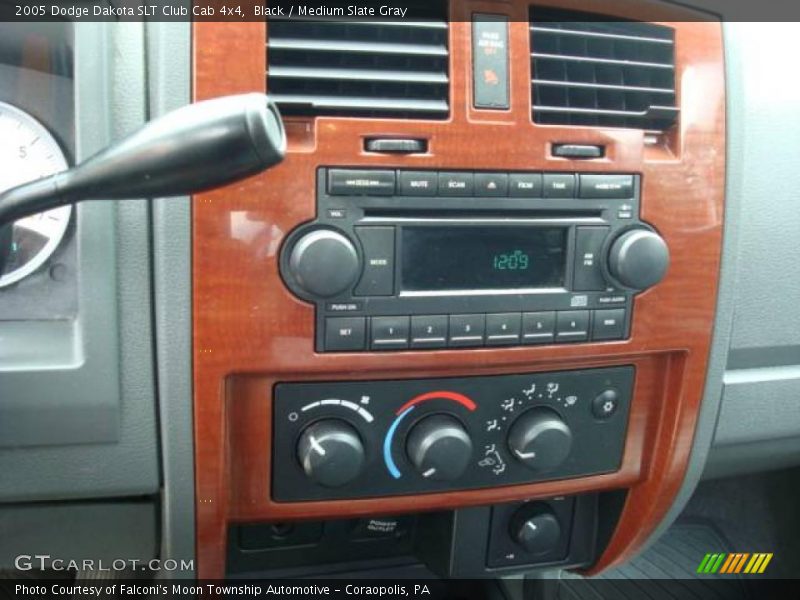 Black / Medium Slate Gray 2005 Dodge Dakota SLT Club Cab 4x4