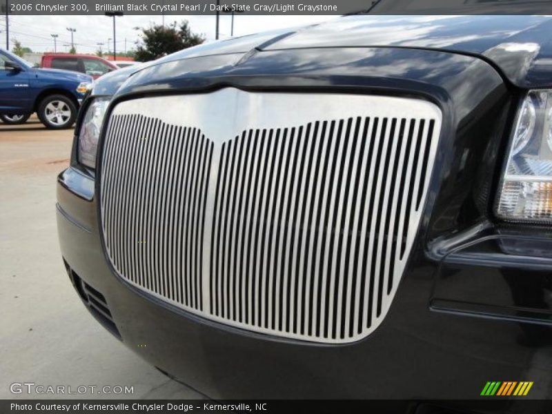 Brilliant Black Crystal Pearl / Dark Slate Gray/Light Graystone 2006 Chrysler 300