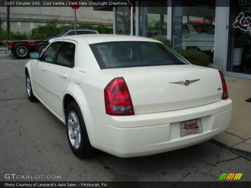 Cool Vanilla / Dark Slate Gray/Light Graystone 2007 Chrysler 300