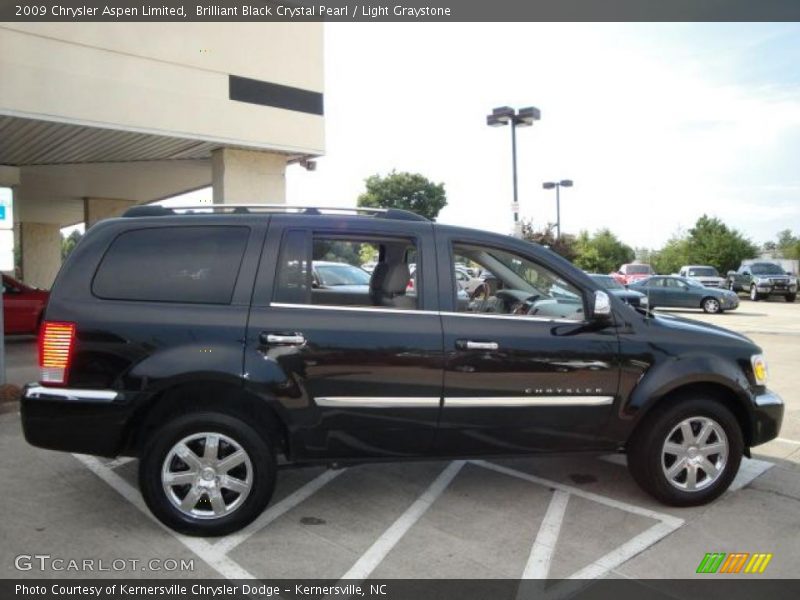 Brilliant Black Crystal Pearl / Light Graystone 2009 Chrysler Aspen Limited