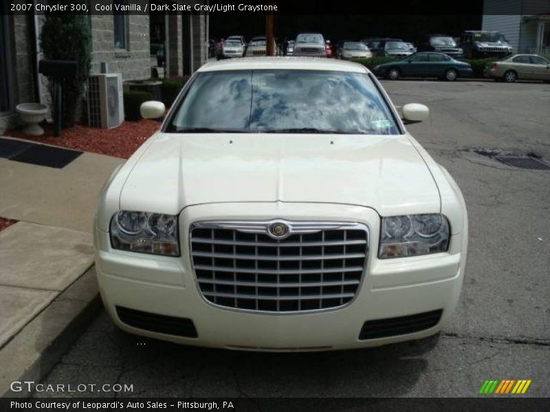 Cool Vanilla / Dark Slate Gray/Light Graystone 2007 Chrysler 300