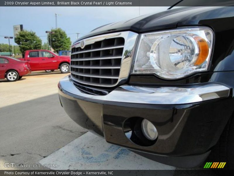 Brilliant Black Crystal Pearl / Light Graystone 2009 Chrysler Aspen Limited
