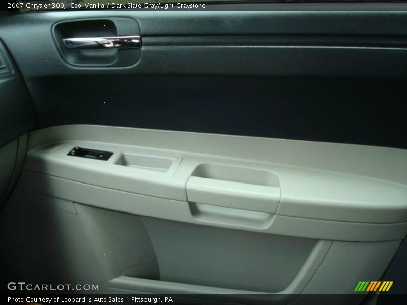 Cool Vanilla / Dark Slate Gray/Light Graystone 2007 Chrysler 300
