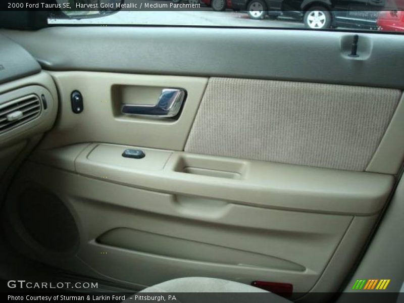Harvest Gold Metallic / Medium Parchment 2000 Ford Taurus SE