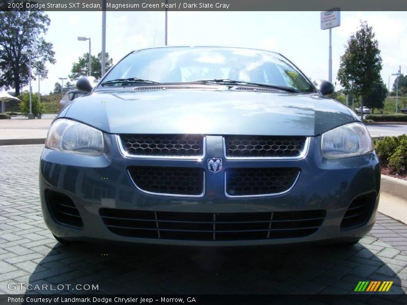 Magnesium Green Pearl / Dark Slate Gray 2005 Dodge Stratus SXT Sedan