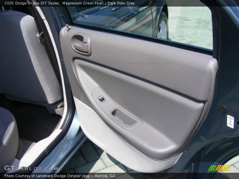 Magnesium Green Pearl / Dark Slate Gray 2005 Dodge Stratus SXT Sedan