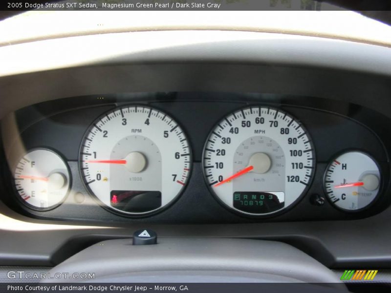 Magnesium Green Pearl / Dark Slate Gray 2005 Dodge Stratus SXT Sedan