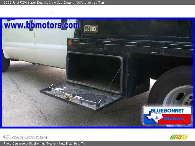 Oxford White / Tan 2006 Ford F350 Super Duty XL Crew Cab Chassis