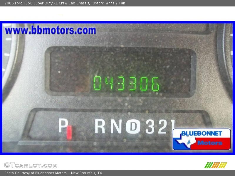 Oxford White / Tan 2006 Ford F350 Super Duty XL Crew Cab Chassis